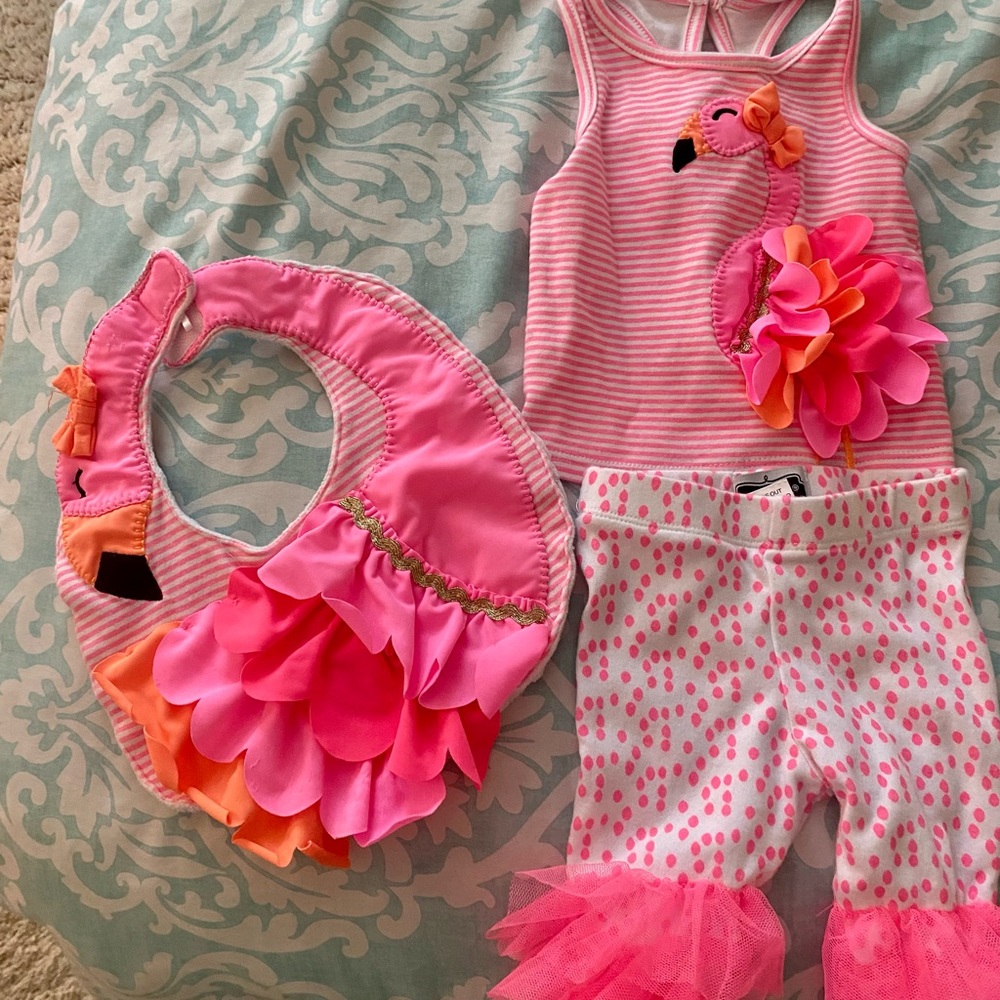 EUC Cutest Mud Pie Flamingo baby outfit and bib 0-6 month
